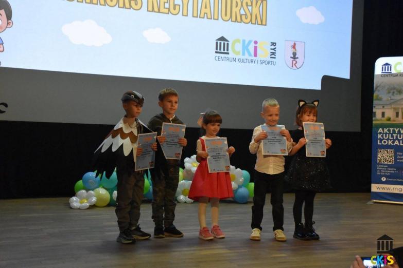Przedszkolaki z gminy Ryki recytowały na scenie kina Renesans